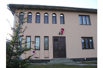 Ucrania Privát Verchovyna, Exterior